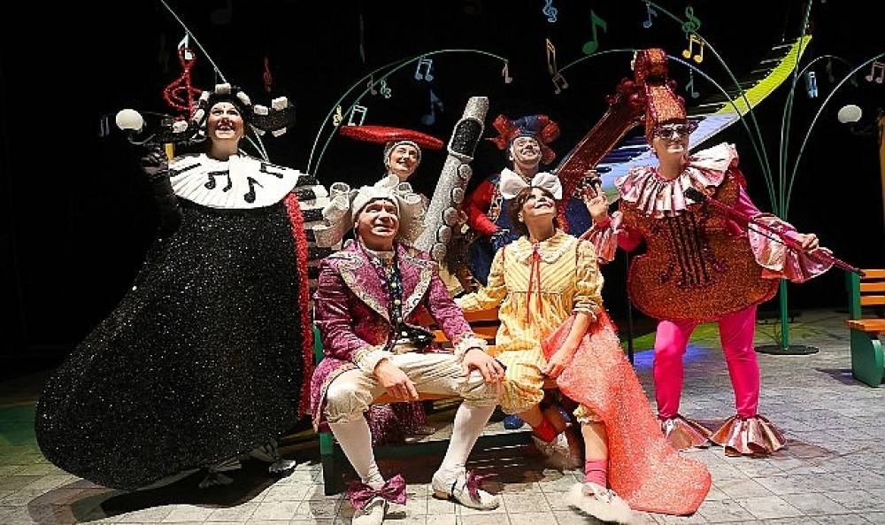 Şehir Tiyatroları &ldquo;Sesler &Uuml;lkesi" Oyunuyla Kıbrıs'ta