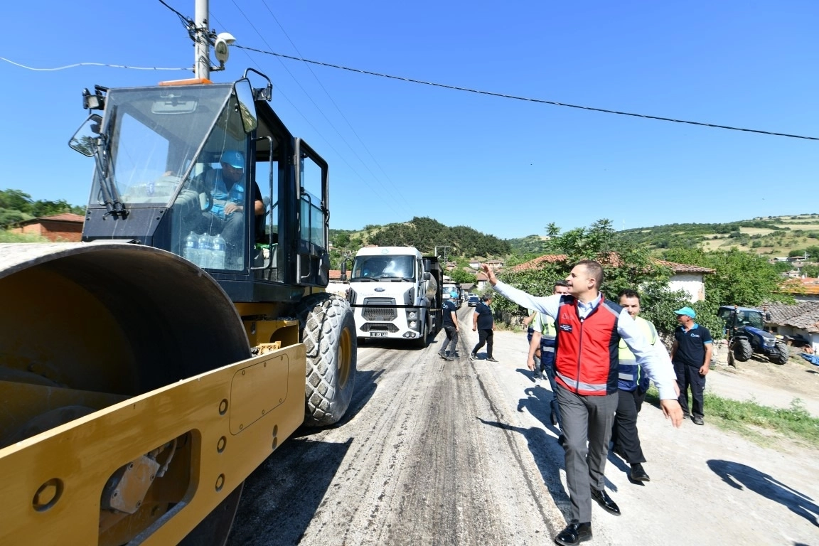 Balıkesir&rsquo;de 2 bin 900 metrelik yol yenileniyor