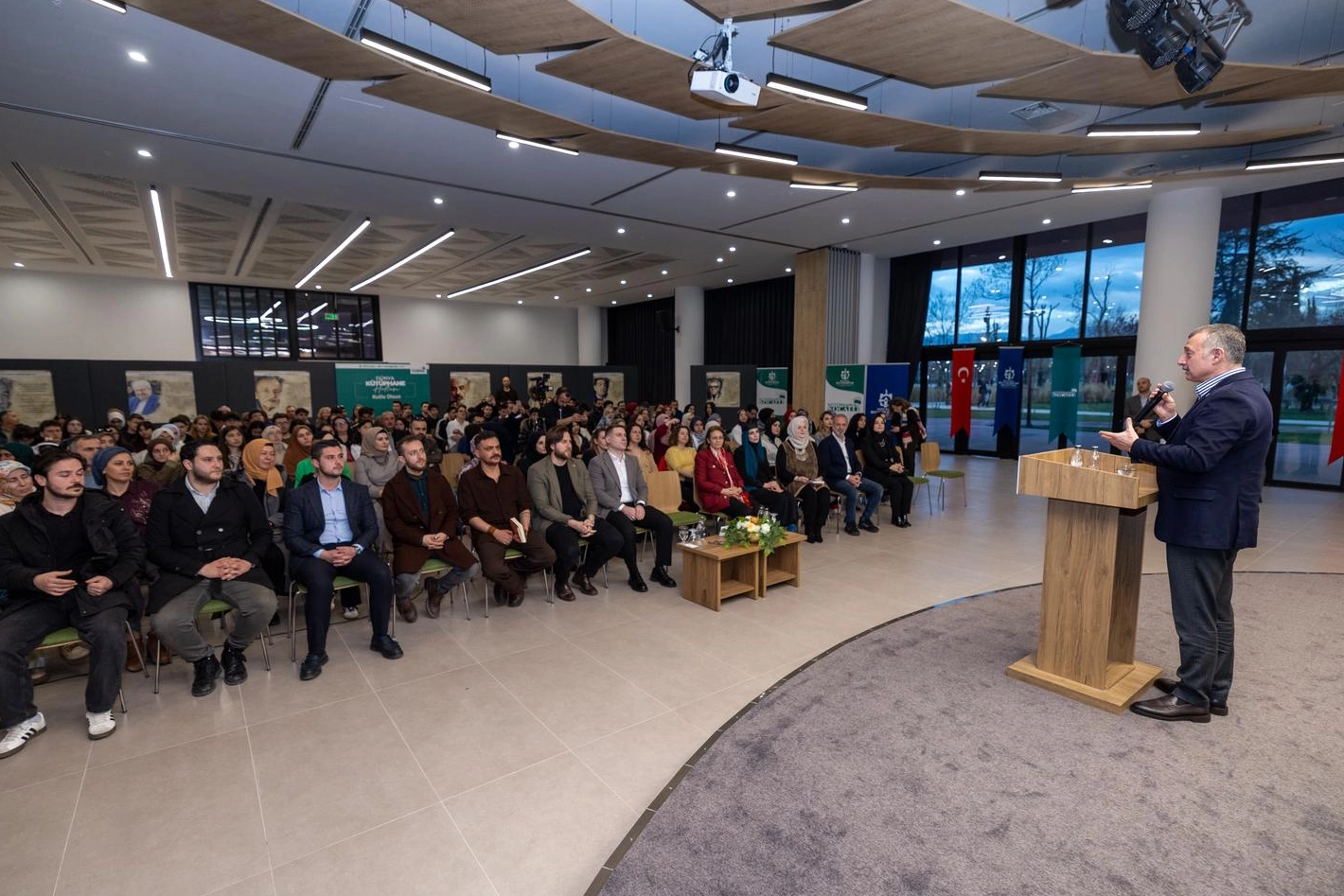 Kocaeli K&uuml;t&uuml;phane Haftası&rsquo;nda şiir buluşması