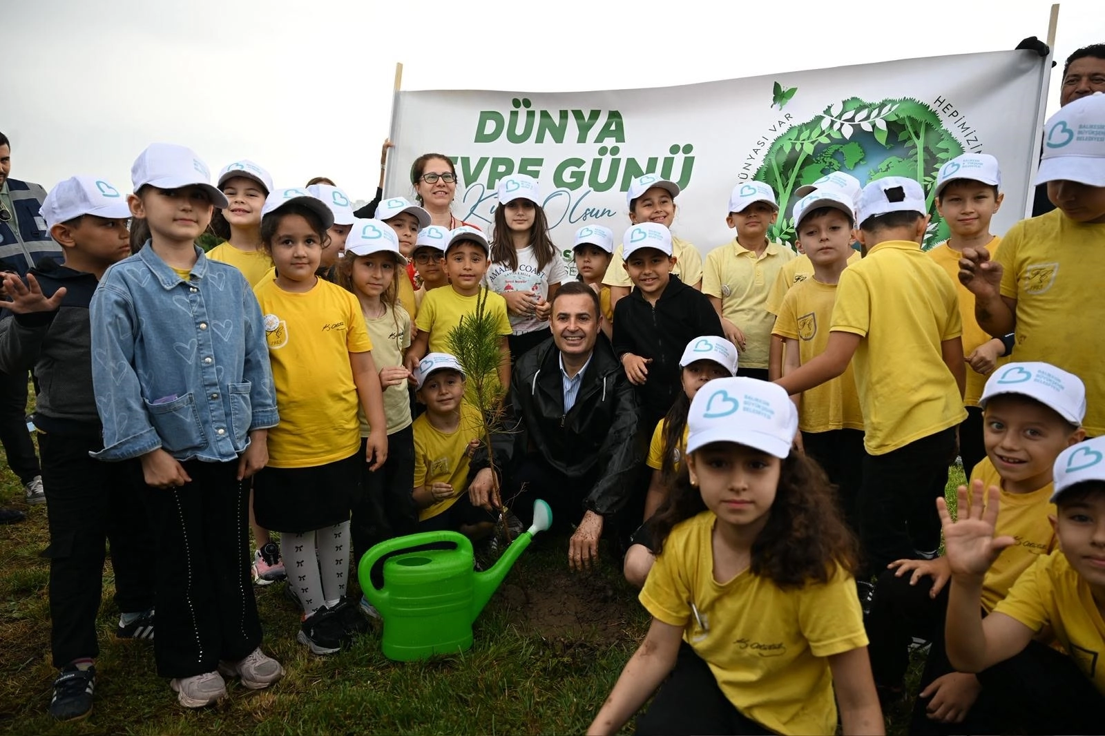 Başkan Akın: &ldquo;&Ccedil;evre bize emanet&rdquo;