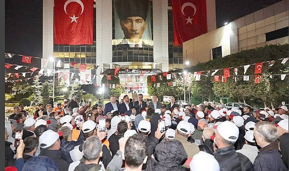 Bayrampaşa Belediyesi'nden işçilere yüzde 40 zam