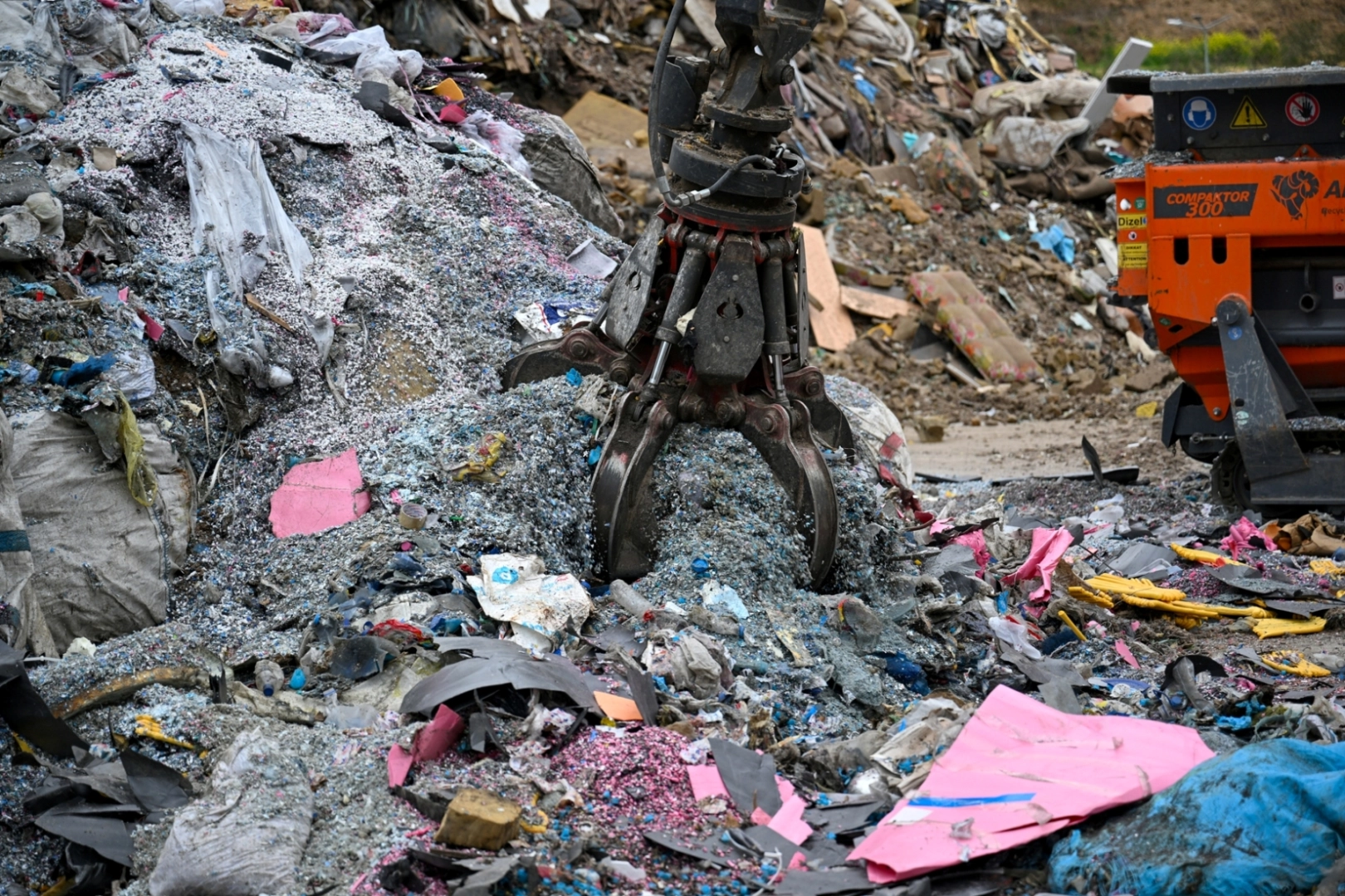 İzmir Bornova&rsquo;da atıklar yakıta d&ouml;n&uuml;ş&uuml;yor