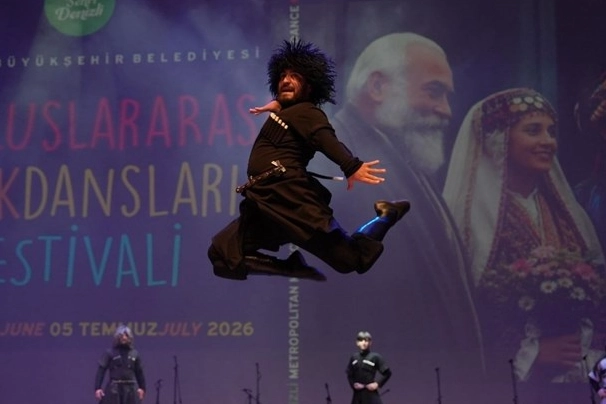 D&uuml;nyanın b&uuml;t&uuml;n renkleri Denizli&rsquo;de buluştu