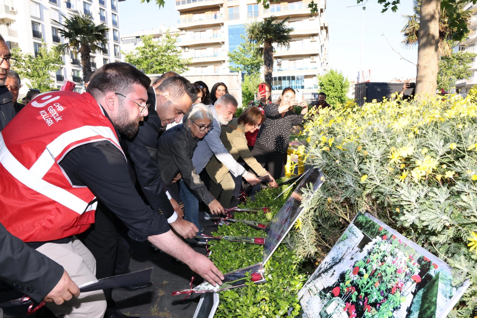 &Uuml;&ccedil; fidan İzmir &Ccedil;iğli&rsquo;de anıldı