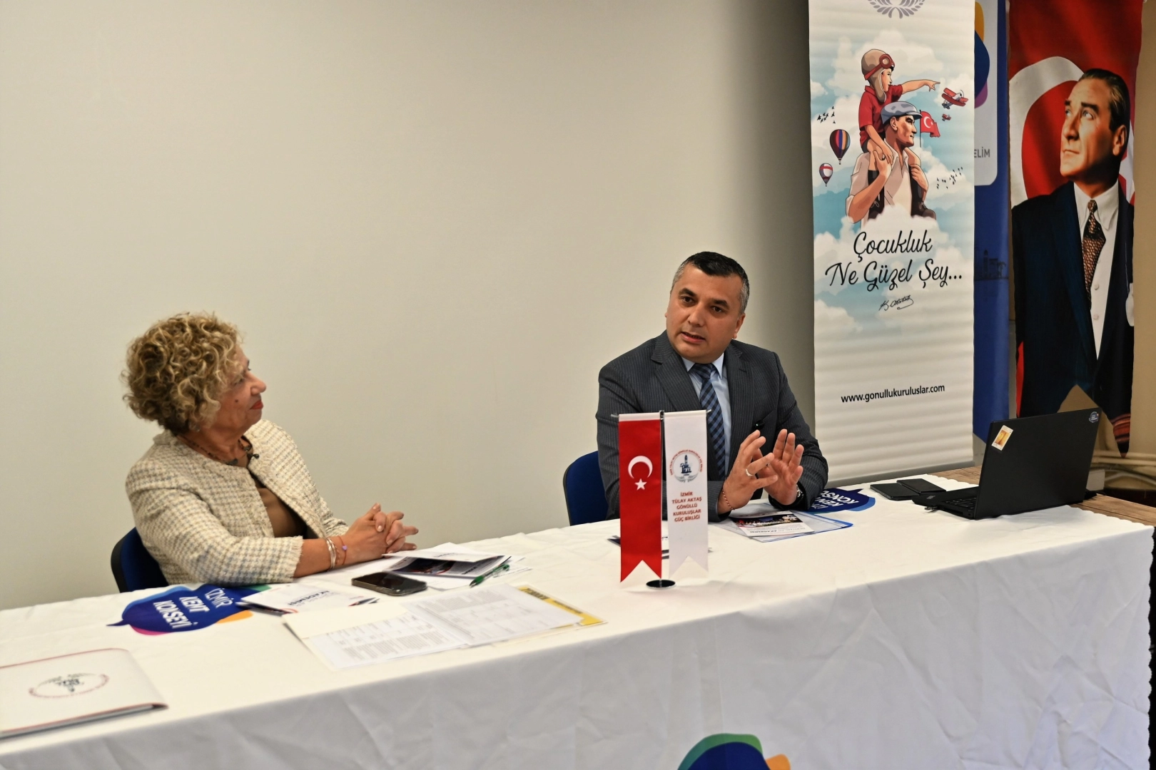 İzmir Bornova&rsquo;da muhtarlar ve STK&rsquo;lar aynı masada buluştu