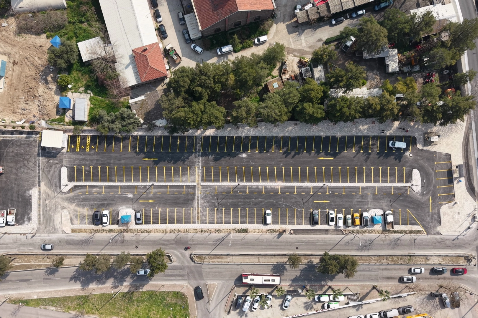 İzmir'de 154 ara&ccedil;lık &uuml;cretsiz otopark hizmete girdi