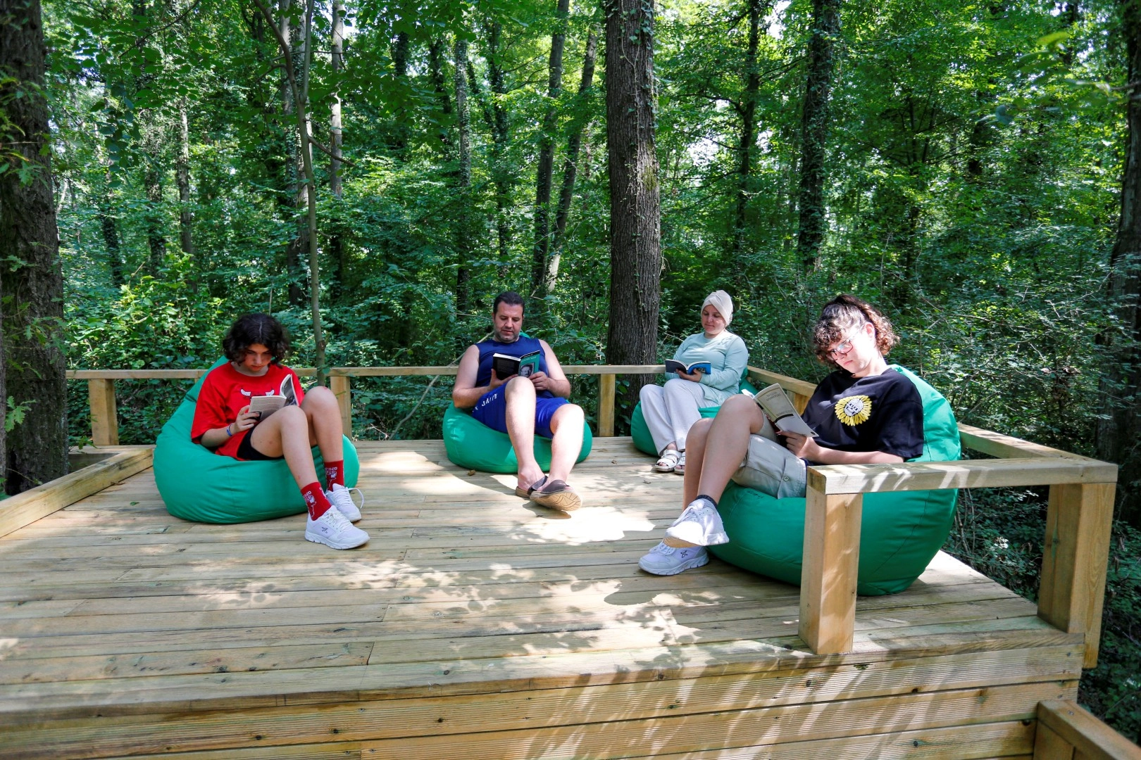 Orman K&uuml;t&uuml;phanesi&rsquo;nde okuma keyfi bambaşka