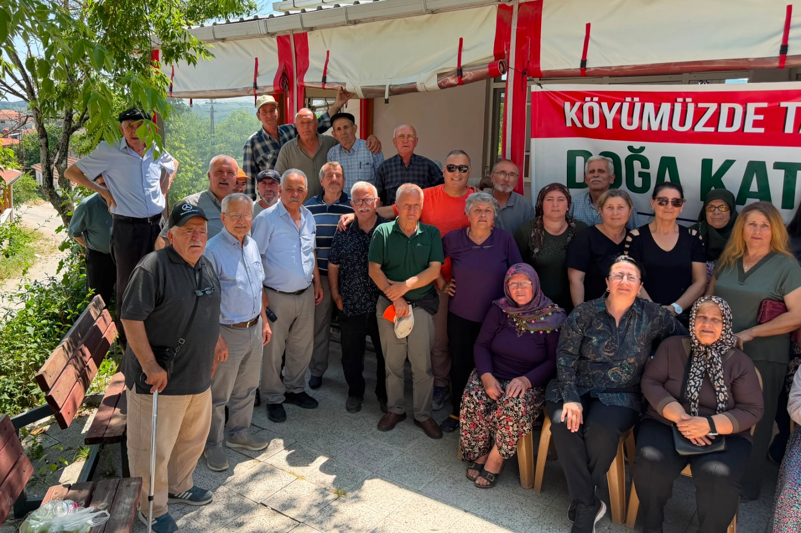 Edirne k&ouml;yl&uuml;leri zaferle sonu&ccedil;lanan m&uuml;cadeleyle andezit ocaklarını durdurdu