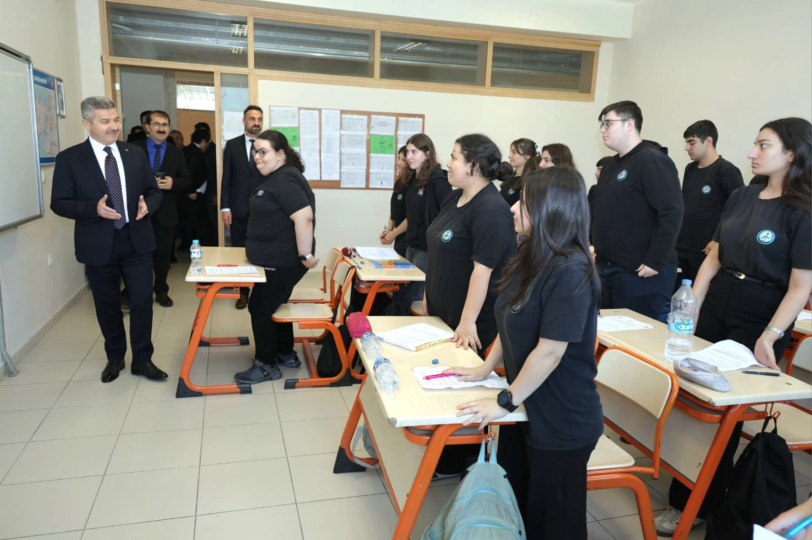 Artvin Valisi Erg&uuml;n: Nitelikli elemanlar teknik ve mesleki liselerde yetişiyor