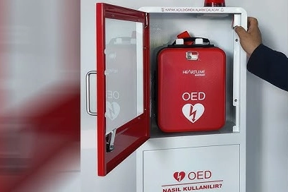 Ani kalp durmalarında hayat kurtaracak d&uuml;zenleme 'Resmi'leşti... OED zorunluluğu geliyor