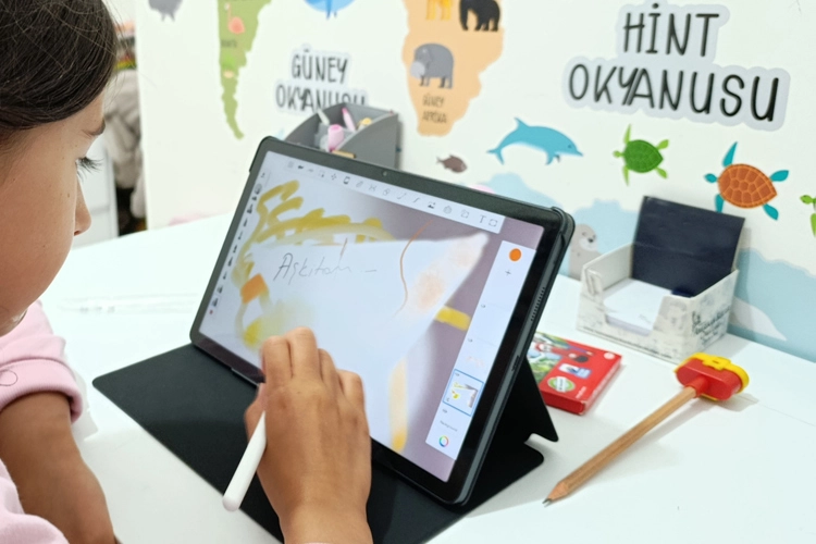 &Ccedil;ocuklarda ekran s&uuml;resi arttık&ccedil;a hareket azalıyor