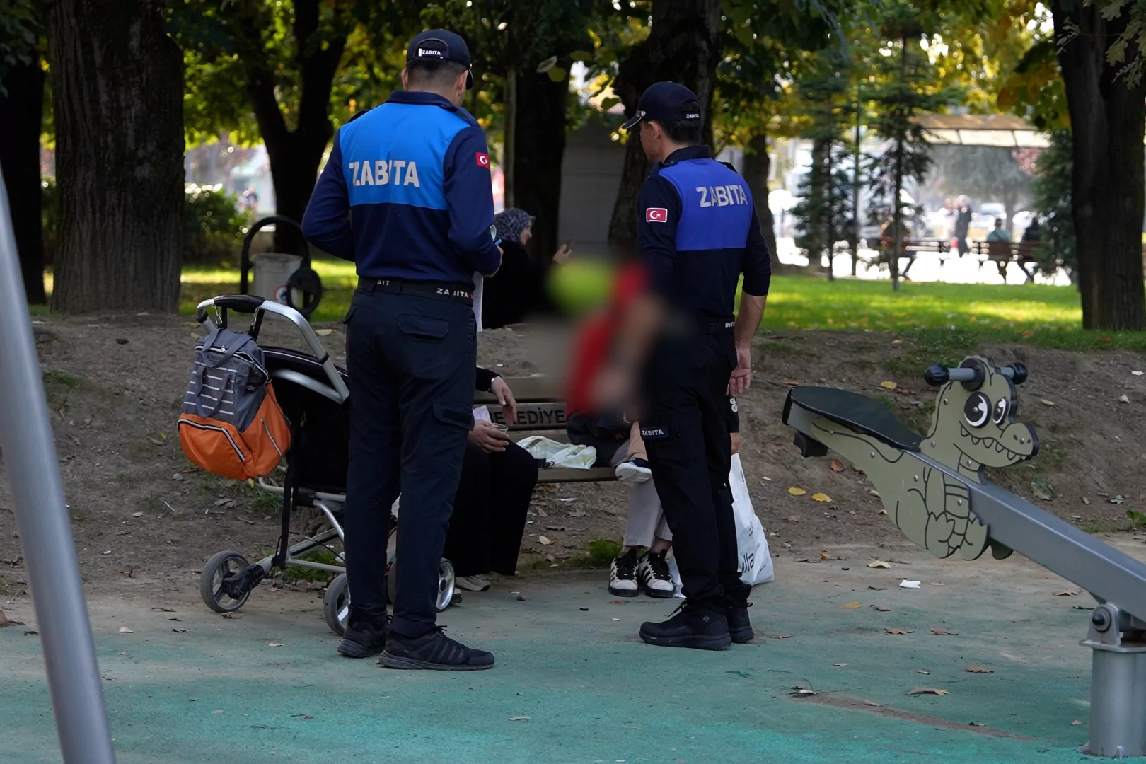 D&uuml;zce&rsquo;de yere atılan izmarite para cezası