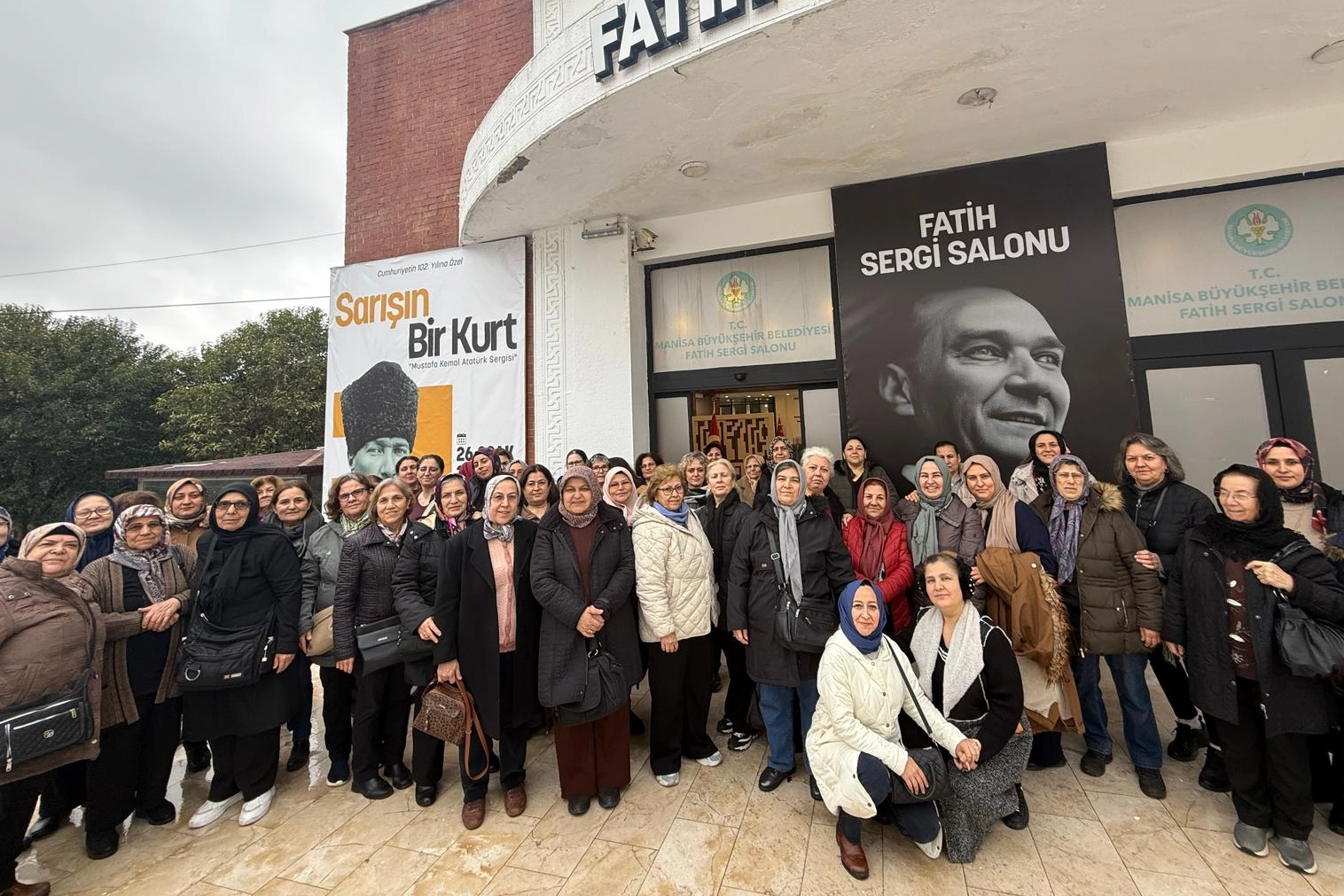 Manisa'da 352 kadın &ldquo;Sarışın Bir Kurt&rdquo; sergisinde buluştu