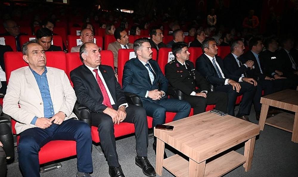 İstiklal Marşı'nın kabul&uuml; t&ouml;renle kutlandı