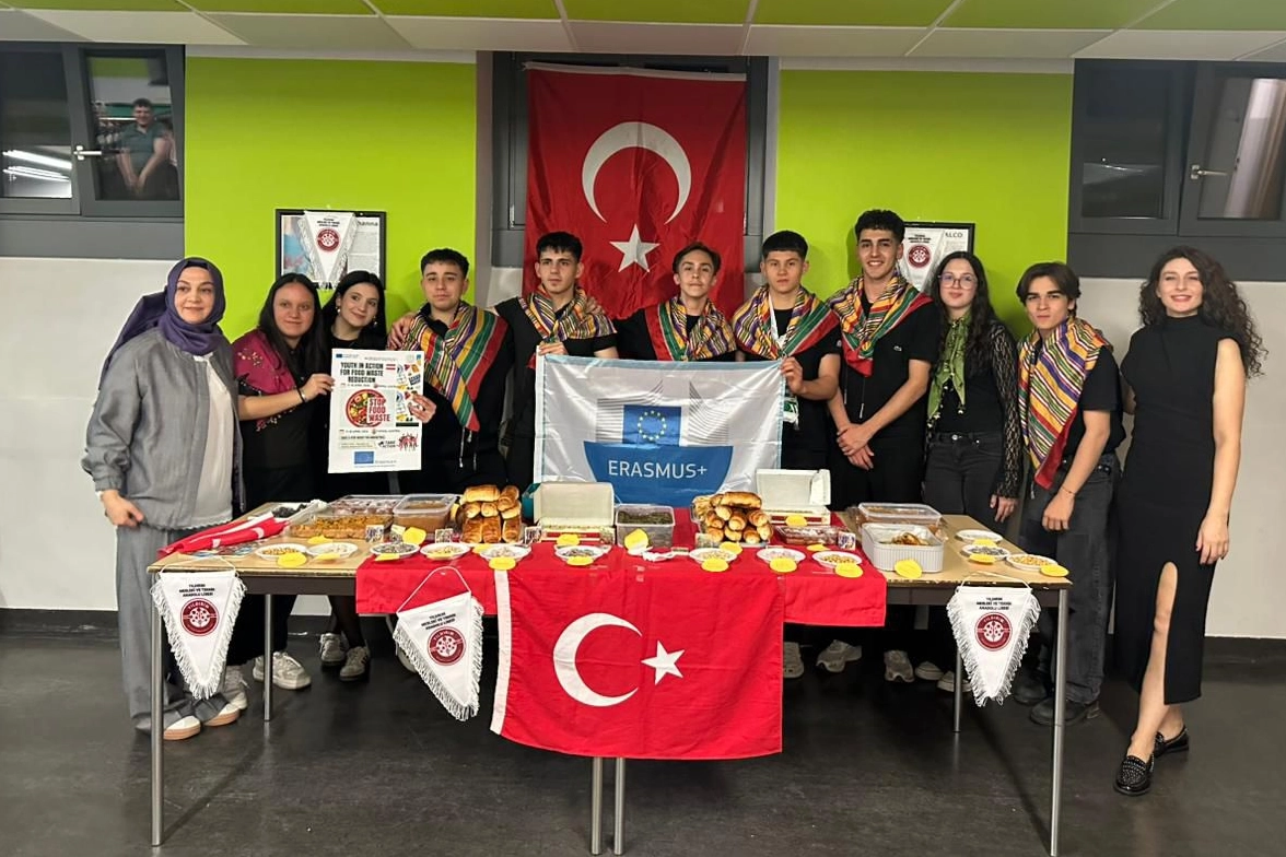 Bursa&rsquo;da Yıldırım Ticaret MTAL, &ouml;ğrencileri geleceğin mesleklerine hazırlıyor