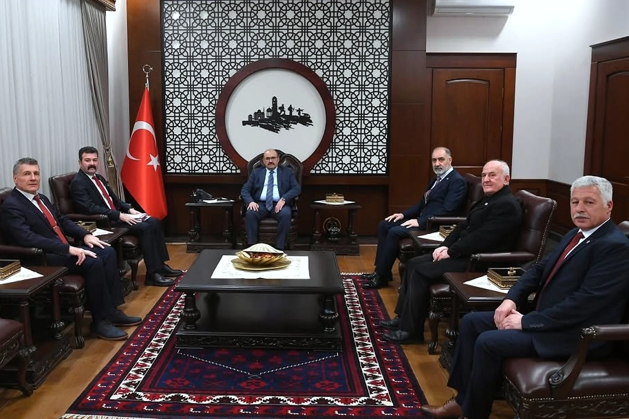 Balıkesir&rsquo;de Emekli Emniyet  Mensuplarından Vali Ustaoğlu&rsquo;na ziyaret