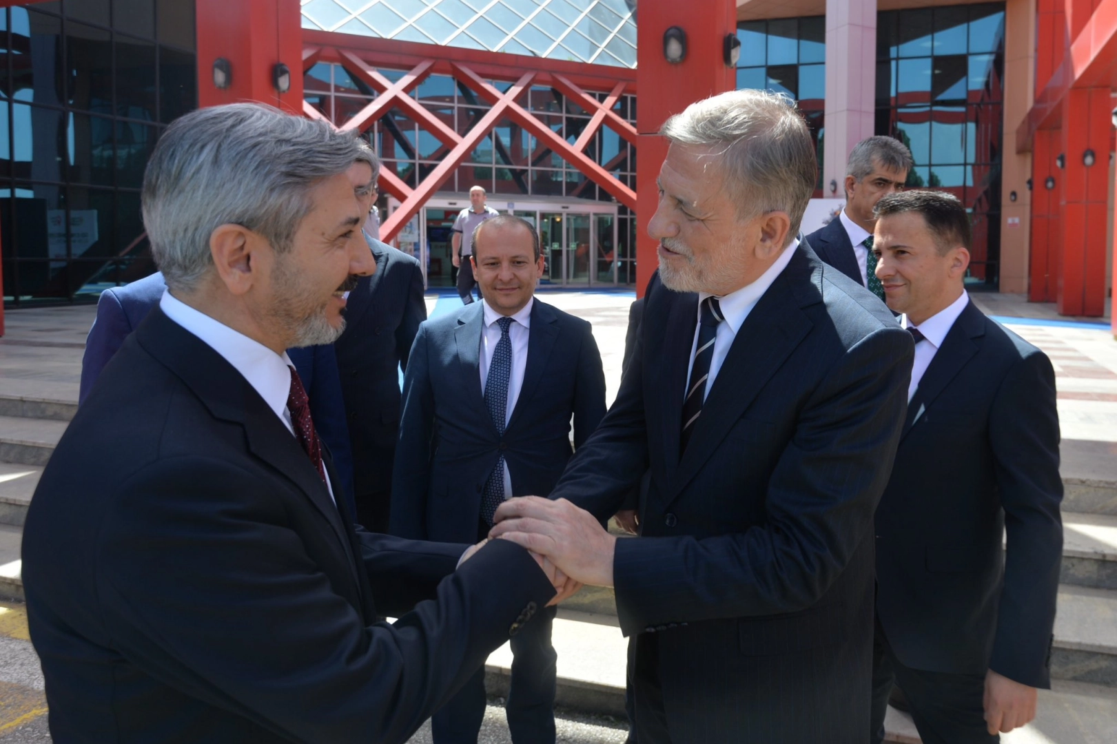 Burkay: G&Uuml;&Ccedil; T&uuml;rkiye'nin b&uuml;y&uuml;me vizyonuna katkı sağlayacak