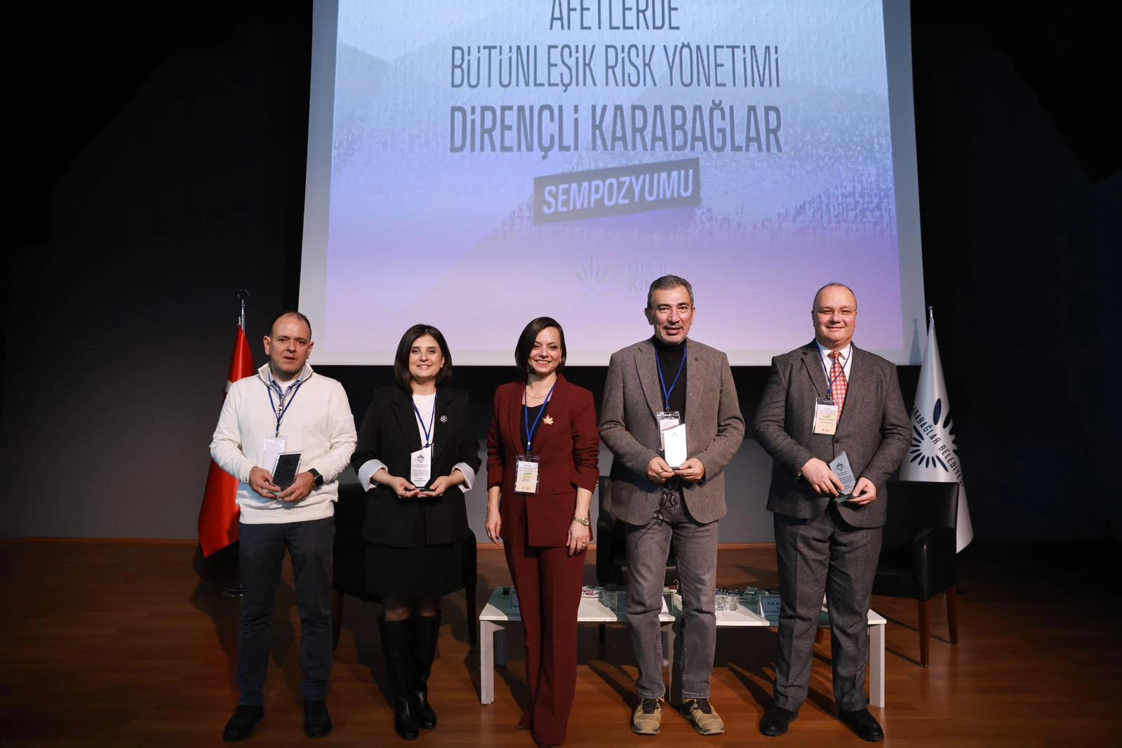 Karabağlar &rsquo;da diren&ccedil;li kent hamlesi