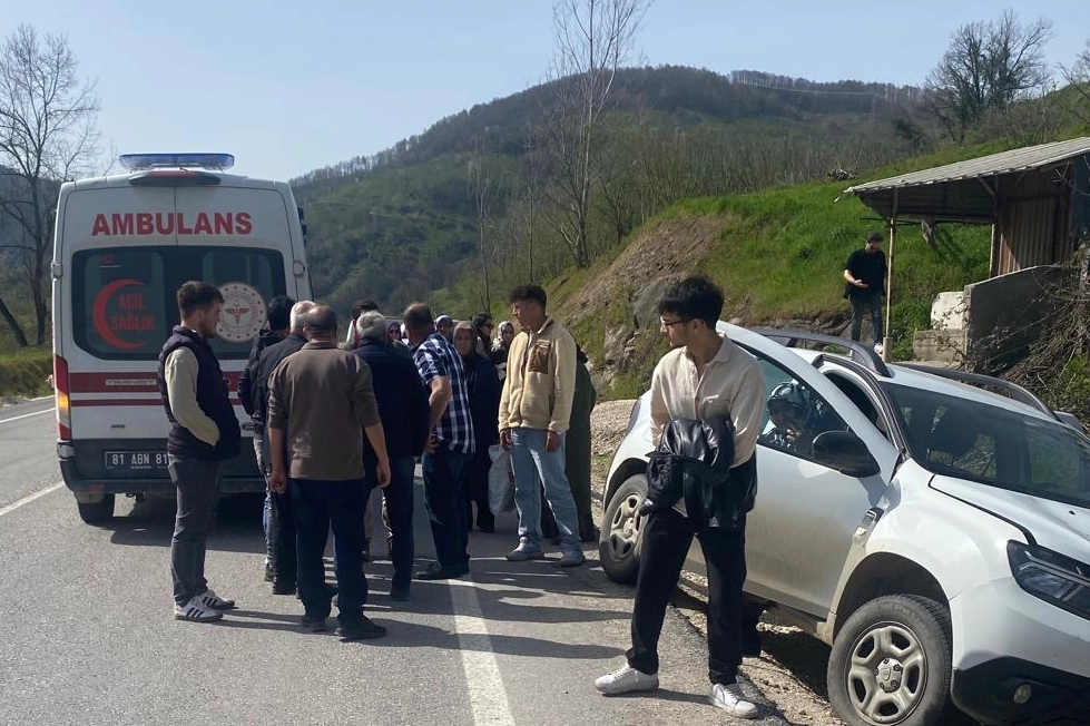 D&uuml;zce-Yığılca yolunda kaza: 1 yaralı