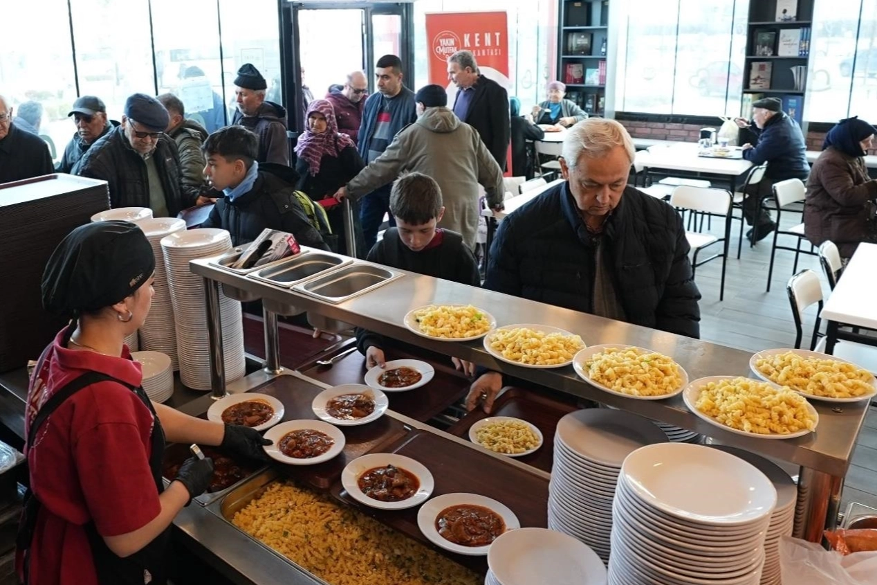 Balıkesir&rsquo;de Kent Lokantası vatandaşlardan tam not aldı