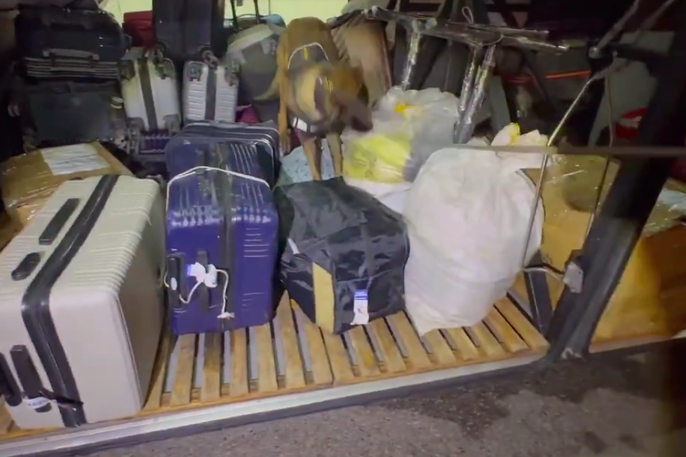 Malatya&rsquo;da yolcu otob&uuml;s&uuml;nde 11 kilogram metamfetamin yakalandı