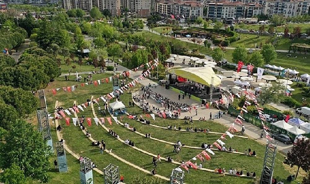 Beylikd&uuml;z&uuml;'nde Kırlangı&ccedil; Gen&ccedil;lik Festivali coşkusu başladı