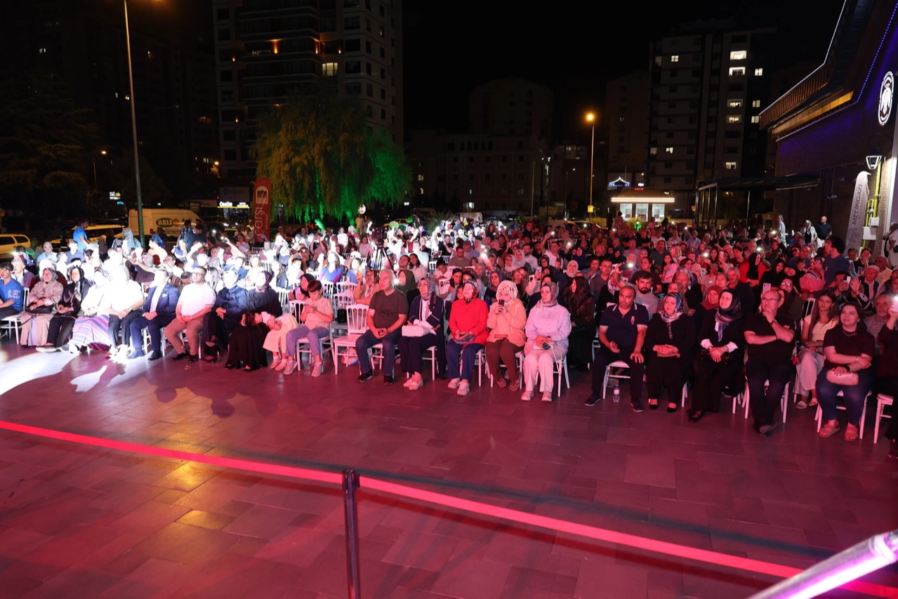 &Ccedil;arşı Melikgazi&rsquo;de nostalji r&uuml;zgarı