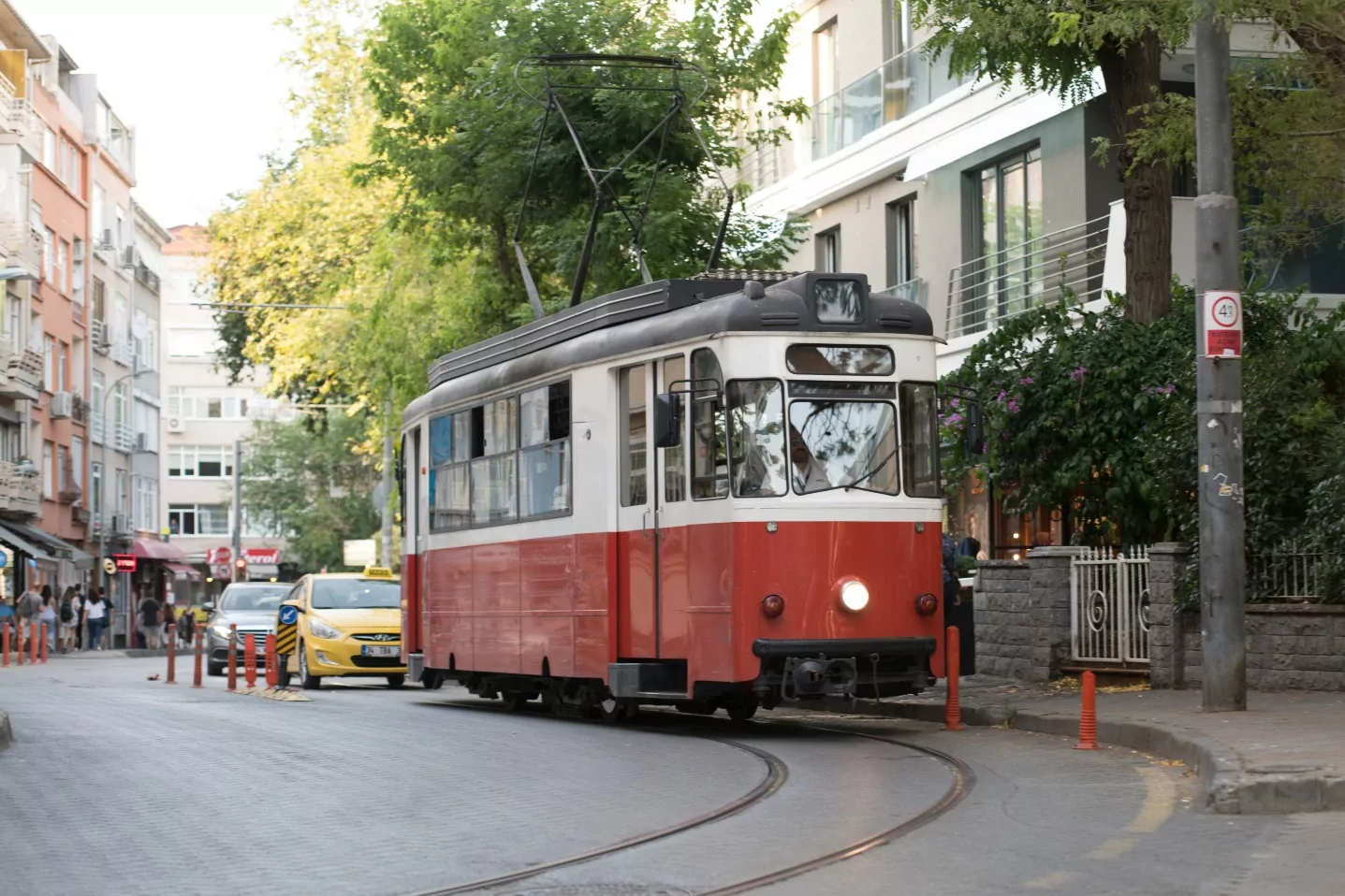 Kadık&ouml;y-Moda Tramvayı 19 Ekim&rsquo;de duruyor! Yerine elektrikli ara&ccedil;lar gelecek