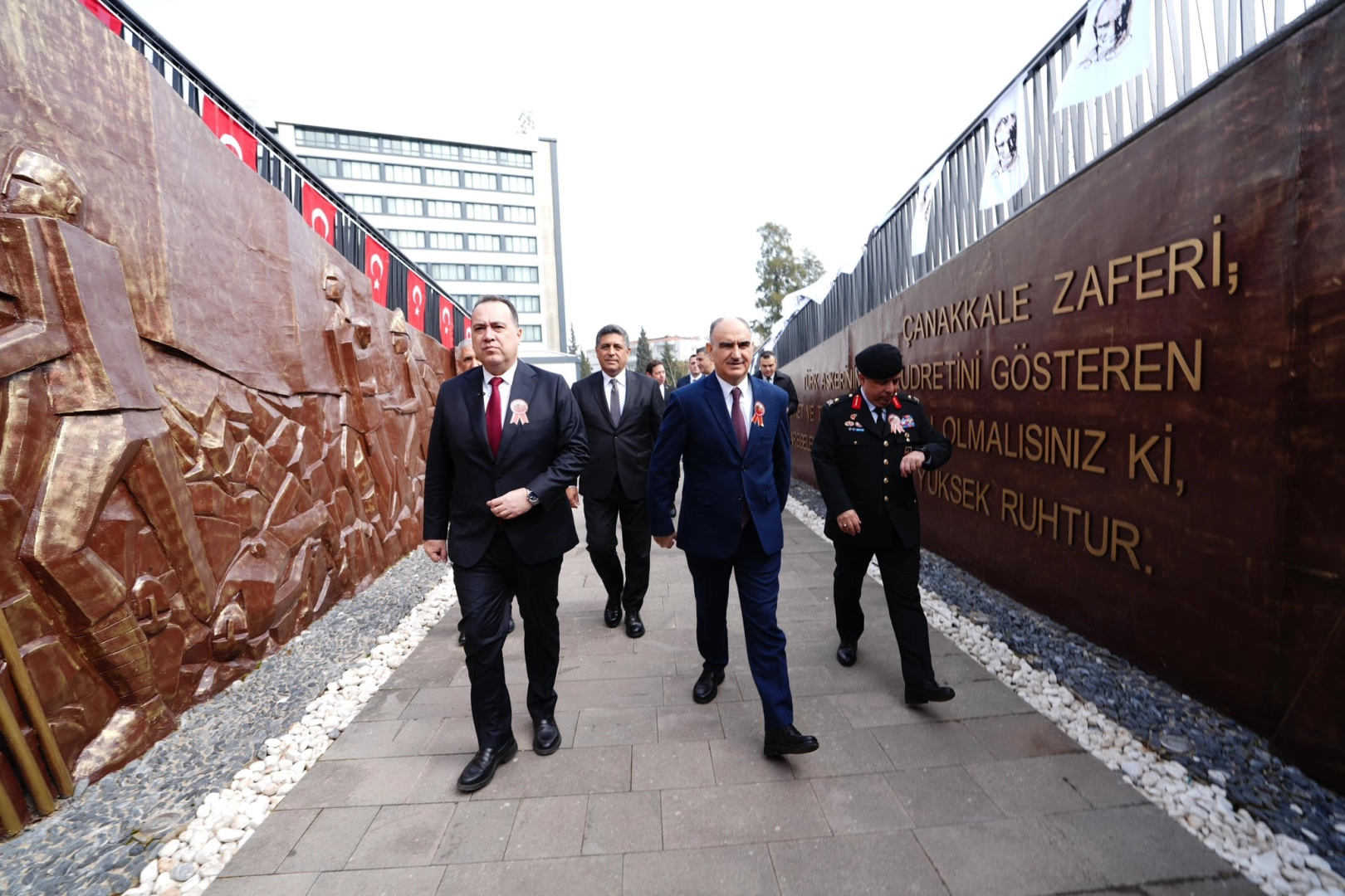 &Ccedil;anakkale Zaferi&rsquo;nin 111. yılında şehitler Manisa&rsquo;da anıldı
