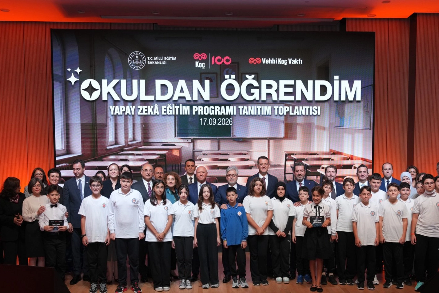 Ortaokul &ouml;ğrencileri i&ccedil;in 'yapay zek&acirc; eğitim programı' tanıtıldı