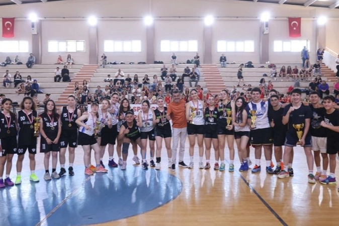 Denizli&rsquo;de gen&ccedil;lik 19 Mayıs&rsquo;ı spor, sanat ve doğada kutladı