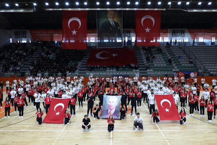 19 Mayıs Bursa İneg&ouml;l&rsquo;de coşkuyla kutlandı