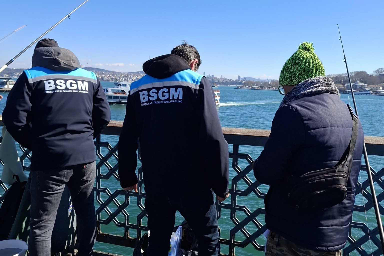 Galata ve Atat&uuml;rk k&ouml;pr&uuml;lerinde amat&ouml;r balık&ccedil;ılara denetim