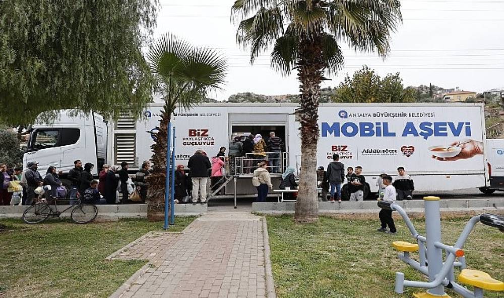 Antalya B&uuml;y&uuml;kşehir Belediyesi'nin Ramazan etkinlikleri yoğun ilgi g&ouml;rd&uuml;