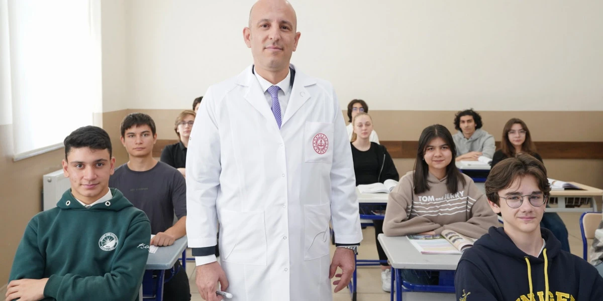 2026/3 &Ouml;ĞRETMENLİK MESLEĞİ KARİYER BASAMAKLARINDA İLERLEMEYE İLİŞKİN KILAVUZ, YAYIMLANDI