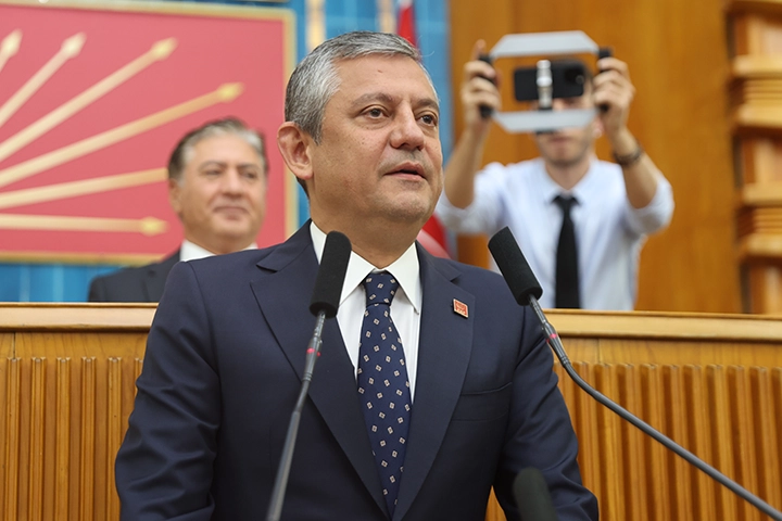 &Ouml;zg&uuml;r &Ouml;zel: Yeni partimizi kuruyoruz, ana muhalefet yolumuza devam edeceğiz
