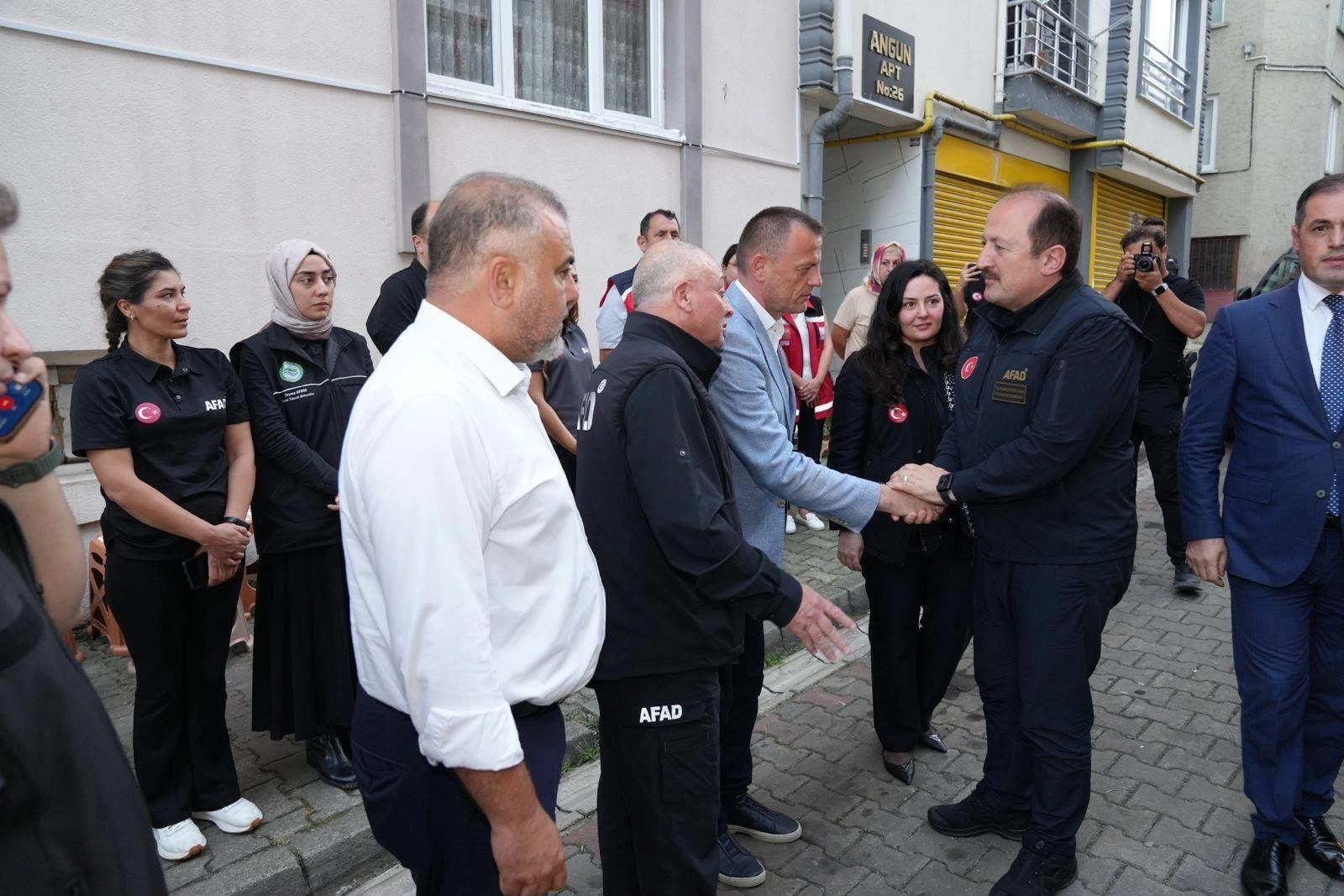AFAD Başkanı Pehlivan&rsquo;dan selde hayatını kaybedenlerin ailelerine taziye ziyareti