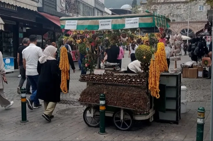 Bursa’da sokakta kestane kebabı kültürü canlılığını koruyor