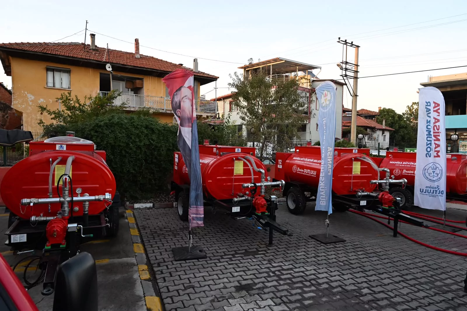 Manisa B&uuml;y&uuml;kşehir&rsquo;den Kula&rsquo;ya 4 yeni su tankeri