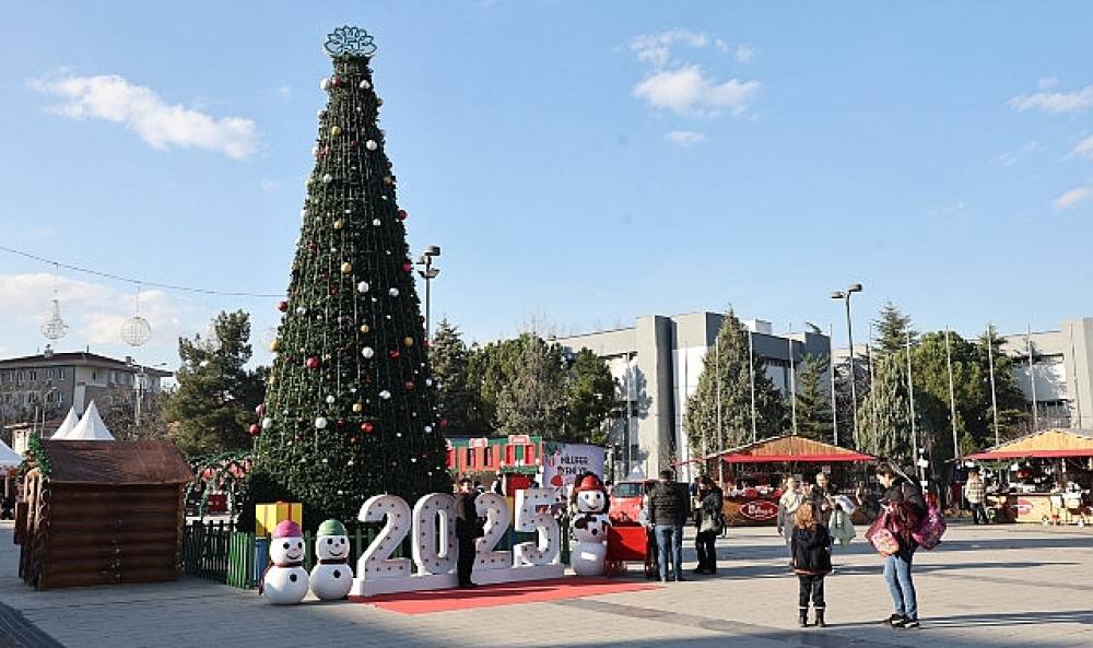 Nilüfer'de Yeni Yıl Festivali'nde eğlence ve alışveriş bir arada