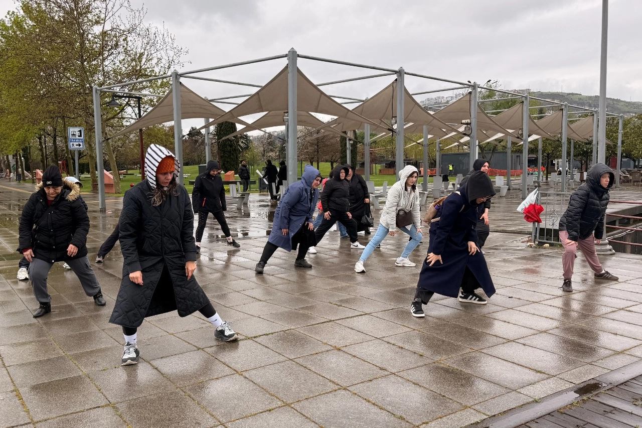 İzmit&rsquo;te bayram coşkusu sağlıklı adımlarla başladı