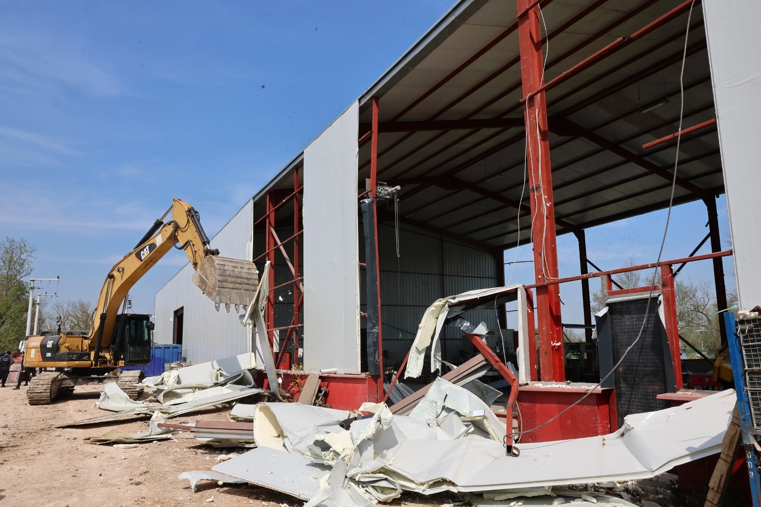 Bursa Nil&uuml;fer&rsquo;de 2 g&uuml;nde 4 yıkım