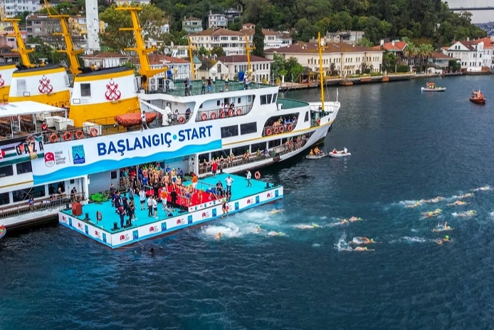 Boğazi&ccedil;i Kıtalararası Y&uuml;zme Yarışı'na İBB'den destek