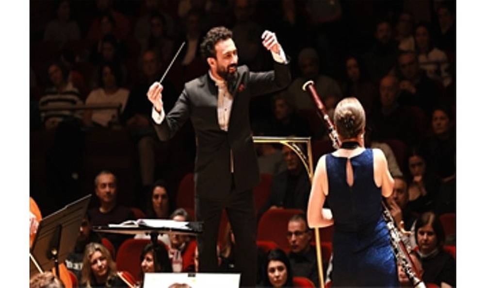 Sophie Dervaux, İzmirli m&uuml;zikseverleri b&uuml;y&uuml;ledi