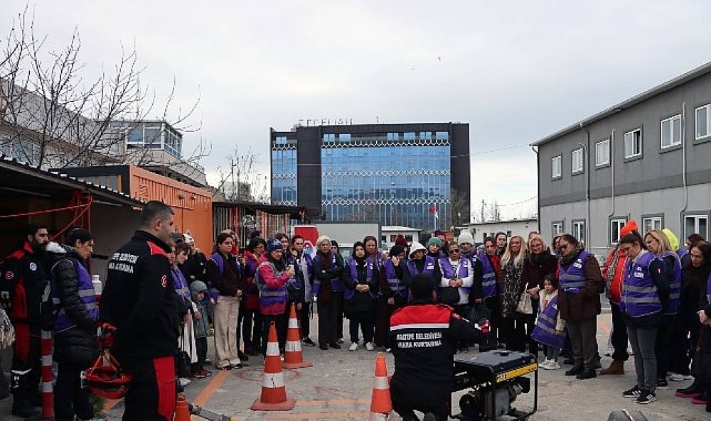 Maltepeli kadınlar afetlere m&uuml;dahaleyi uygulamalı &ouml;ğrendi