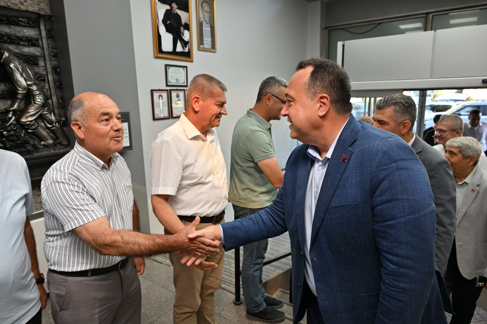 Manisa B&uuml;y&uuml;kşehir'den Soma ziyareti