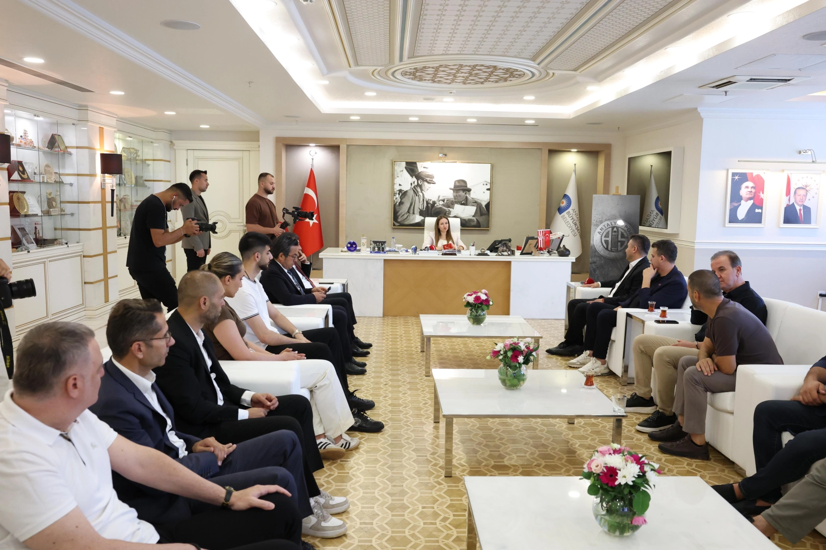 Antalyaspor y&ouml;netiminden B&uuml;y&uuml;kşehir&rsquo;e teşekk&uuml;r ziyareti