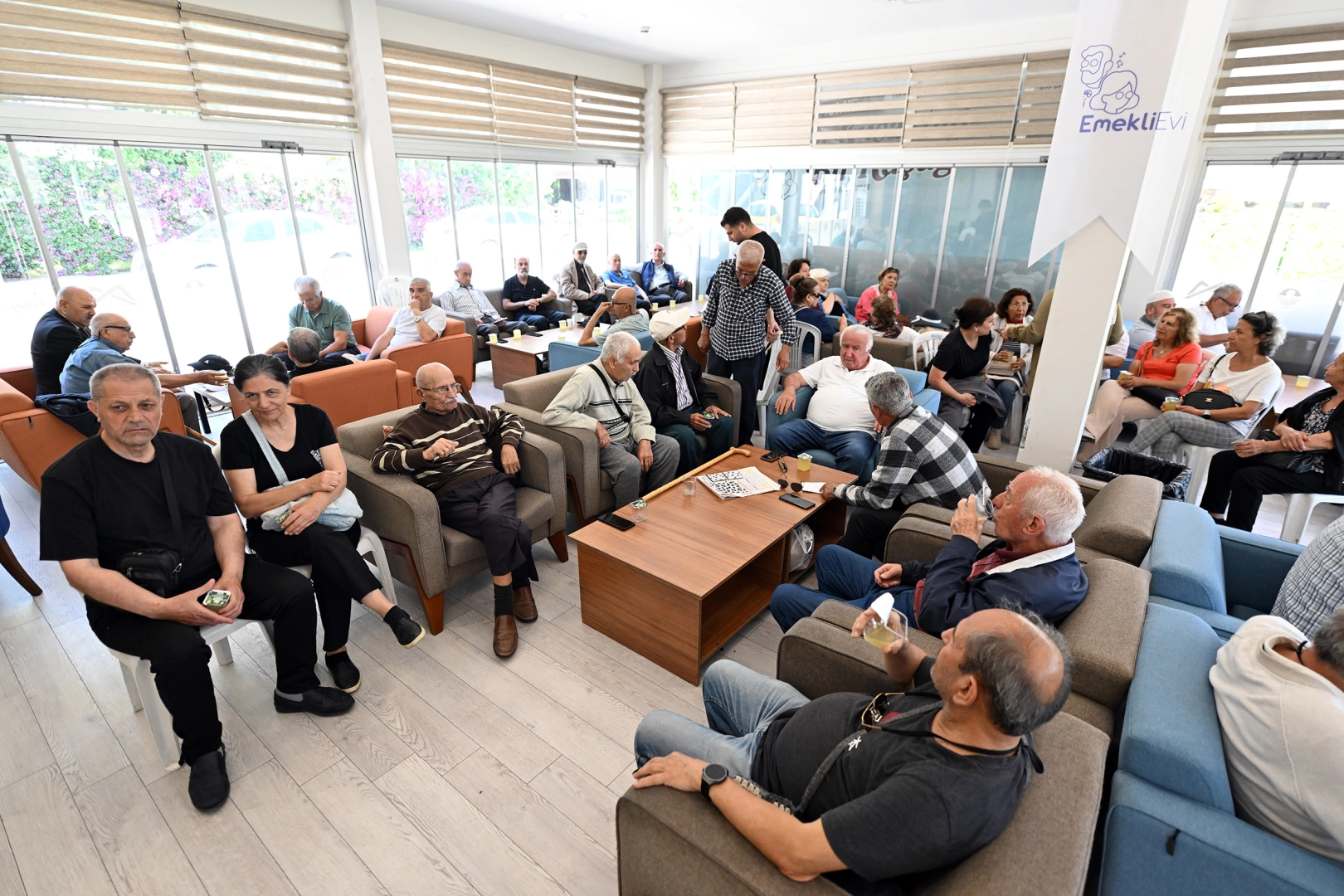 Mersin&rsquo;de emekliler bayram sevinciyle buluştu