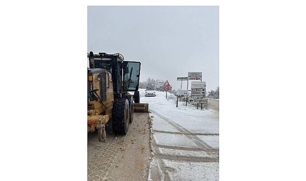 Nil&uuml;fer'de kar mesaisi