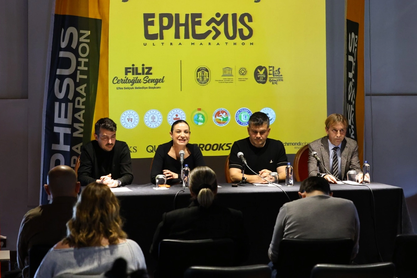 Efes Ultra Maraton 2026&rsquo;ya 26 &uuml;lkeden 3 bin 400 koşucu